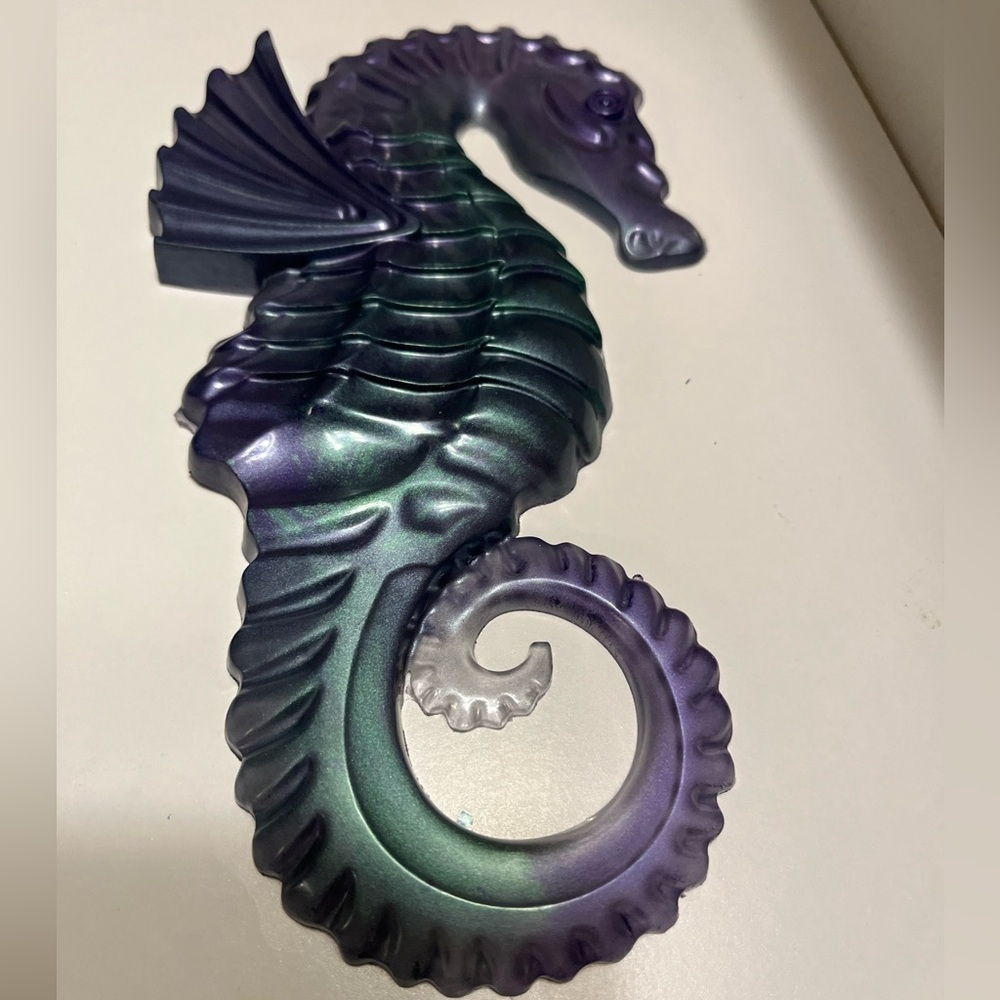Pick (1) Seahorse Wall Art 4.5”x 8” - Picture 2 of 6